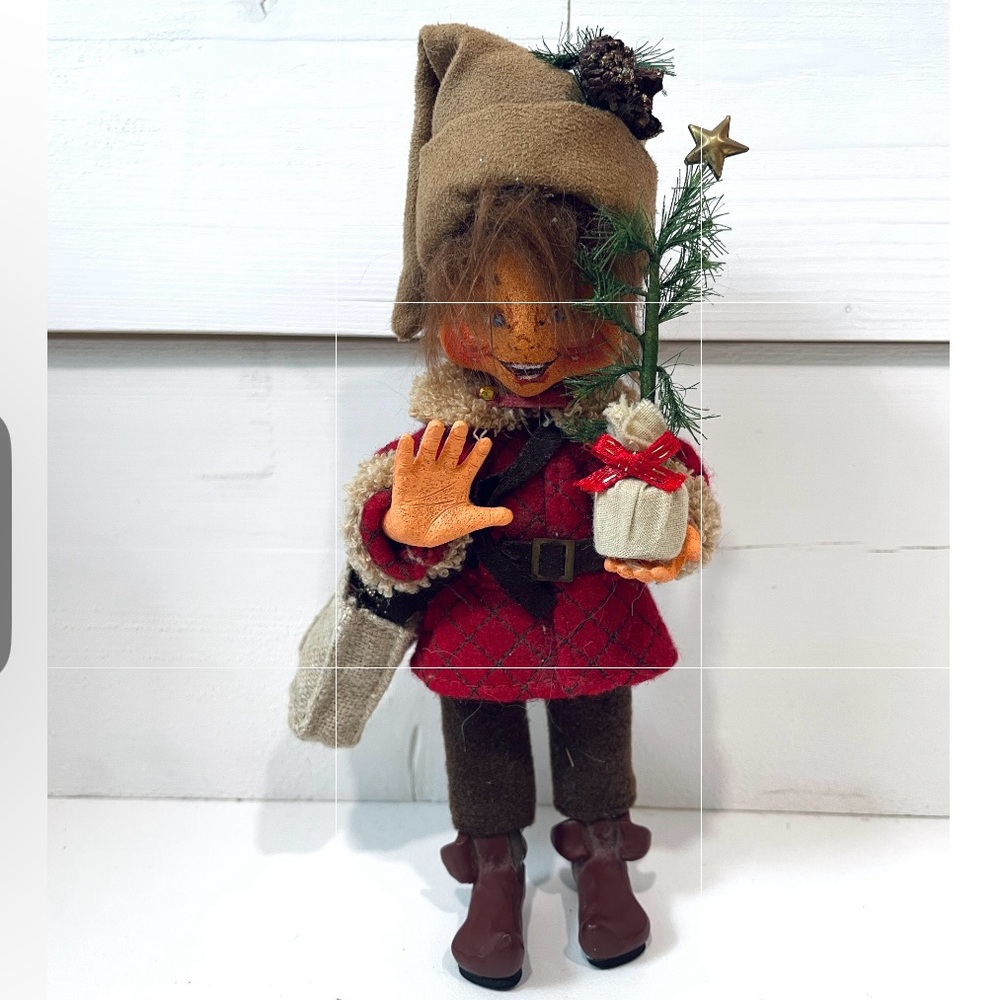 Annalee Thimbles Needles the Christmas Tree Farmer Elf Figure Holiday